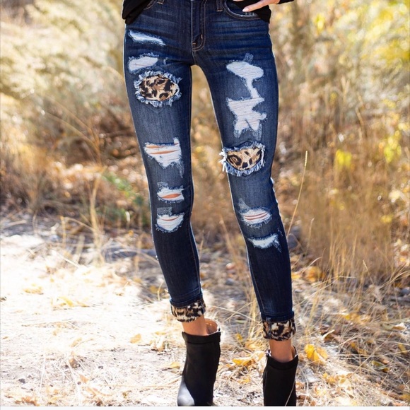 KanCan Denim - 🐾KanCan Dark Wash Leopard Patch Skinnies🐾